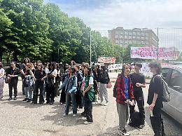 Scuola chiusa il sabato e lezioni al pomeriggio, arriva la maxi protesta degli studenti