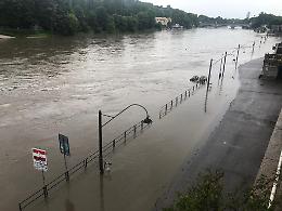 Ultima ora: aggiornamento maltempo e meteo: raffica di incidenti sulle strade, il Po esonda e torrenti in piena, tutte le zone che rischiano
