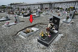 Maltempo, sprofondano le tombe al cimitero di Rivoli 