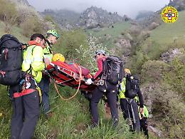 Escursionisti colti da malore, doppio salvataggio sui monti