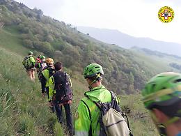 Va a cercare funghi e si perde nei boschi del cuneese. In salvo dopo ore di apprensione