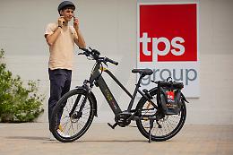 Al lavoro con l'e-bike di Pirelli: TPS Group si dà alla mobilità green