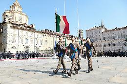 Dall'alzabandiera alle "coccarde tricolore" del presidente Mattarella: ecco il 2 giugno di Torino