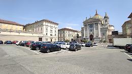 Un'area pedonale sfratta i parcheggi, così la piazza simbolo del Valdocco cambia look