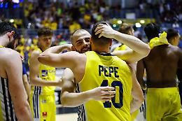 Basket, Reale Mutua Torino è in finale: battuto Treviglio alla sirena