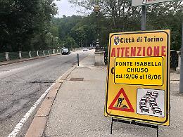 Una settimana di cantieri e disagi sul ponte Isabella. Allarme ingorghi: «Usate altri percorsi»