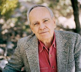Come si scrive un romanzo? Per Cormac McCarthy "è come fare jazz, solo chi lo fa lo capisce"