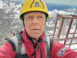 Alpinista muore a 2.800 metri. Aveva appena scritto: «Cadrò col sorriso sulle labbra»