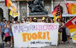 La carica delle 1.300 maestre precarie: «Il Comune ci ha escluse»
