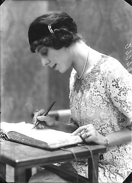 Amalia Guglielminetti
tra Gozzano, Pitigrilli
e la Torino della poesia
