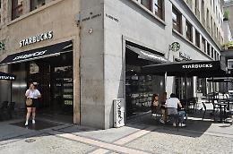 Starbucks contro la comunità LGBTQ+? Ecco cosa succede a Torino