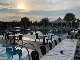 «C’è un batterio nell’acqua» e il sindaco chiude la piscina
