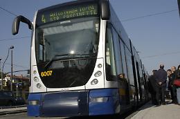 Torino, tram fermo sui binari dalle 9: disagi alla circolazione