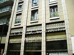 Il  Metropol rinasce dalle ceneri dopo bombe e film a luci rosse
