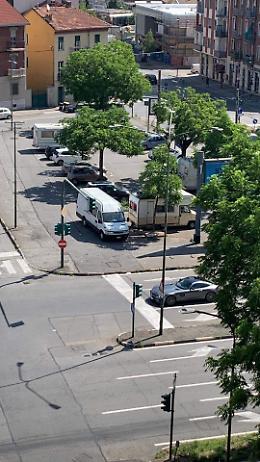 Piazza Sofia occupata dai camper. Da inizio anno oltre 100 soste irregolari