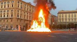 A fuoco la Venere degli Stracci di Michelangelo Pistoletto