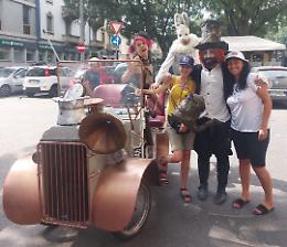 Spettacoli itineranti e musica per rilanciare i mercati di Torino