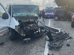 A Carmagnola scontro tra due auto e un furgone. Cinque feriti, due sono gravi  