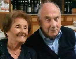 «Chiedo scusa», poi i colpi con il revolver del 1800: così l'anziano di Vinovo ha ucciso la moglie e si è sparato
