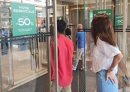 Saldi flop a Torino: «Vendite mai così basse»