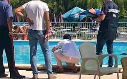 Bimbo di 2 anni cade in piscina. Portato in ospedale in condizioni disperate