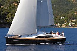 Industriale di Torino cade in barca a vela in Costa Smeralda e si rompe la schiena. Salvo per miracolo