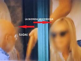 Ecco chi è la donna misteriosa di Segre. E' bionda come Cristina Seymandi