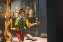 Il teatro dei burattini itineranti porta in scena Re Mida