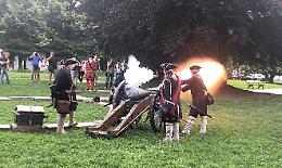 Spari di cannone e la sfilata del corteo storico, un viaggio nel tempo a Torino per rivivere l'Assedio del 1706