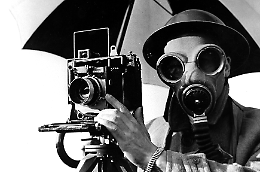 Fotografò il D-Day e la casa di Hitler, la modella e fotografa Lee Miller in mostra a Stupinigi