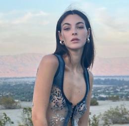 DiCaprio bacia Vittoria Ceretti
La coppia allo scoperto a Ibiza
