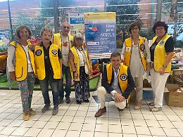 Raccolta materiale scolastico, i Lions scendono in campo per i bambini