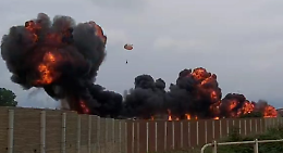 FRECCE TRICOLORI, PRECIPITA IL JET, MORTA UNA BAMBINA