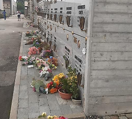 Predoni di rame in azione, sciacalli devastano il cimitero nella notte