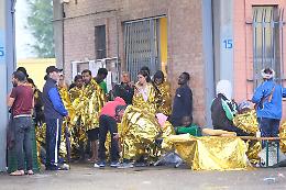 Torino come Lampedusa: 500 migranti in poche ore