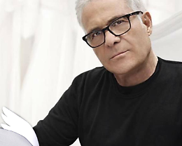 Carlo Pignatelli: «Ragazzi osate! Sono partito con una valigia di cartone e adesso vesto le star»