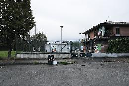 Rubano il rame, da 3 mesi il campo da calcio è senza  illuminazione