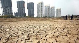 Tra ondate di calore e disuguaglianza: la nuova frontiera della povertà