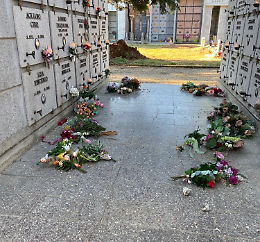 Razzia dei ladri nel cimitero, oltraggiate 370 tombe