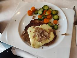 La cotoletta diventa stellata con l’aggiunta del tartufo bianco