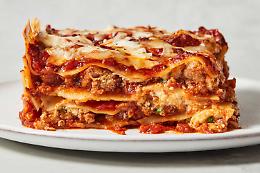 La storia delle lasagne, strati
di pasta intercalati con salse