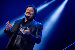 Enrico  Brignano tutto esaurito per Torino: «Sì, “Ma...diamoci del tu”»