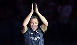 Del Piero lancia il messaggio: "Juve, nulla &egrave; impossibile". Cosa intendeva l'ex capitano? E intanto i tifosi sognano...