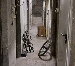 Cantine depredate dai ladri: «Hanno portato via di tutto»