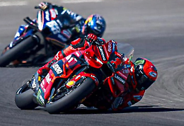 Bagnaia ci mette la firma: "Ancora 3 anni in Ducati per nuovi successi!"