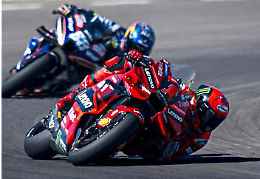 Le Ducati volano tutte tranne una, lo sfogo di Bagnaia: "Mi girano i..."