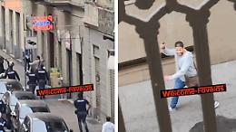 San Salvario, due ragazzi provano a fermare il 41enne col coltello - IL VIDEO