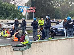 Bloccato l'ingresso dell'autostrada A4: la furia degli automobilisti 