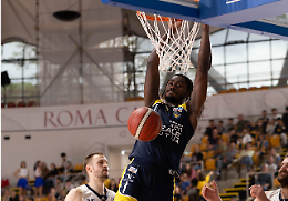 Reale Mutua Basket sbanca Roma, battuta la Luiss 79-71