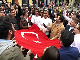 Canti, balli e piazza blindata per celebrare i 100 anni della Turchia (FOTO E VIDEO)